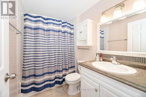 54 - 105 Hansen Road N, Brampton, ON - Indoor Photo Showing Bathroom