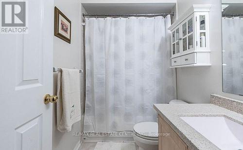 42 Livingston Road, Milton, ON - Indoor Photo Showing Bathroom