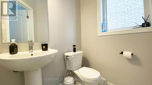 693 Mcmullen Street, Shelburne, ON - Indoor Photo Showing Bathroom