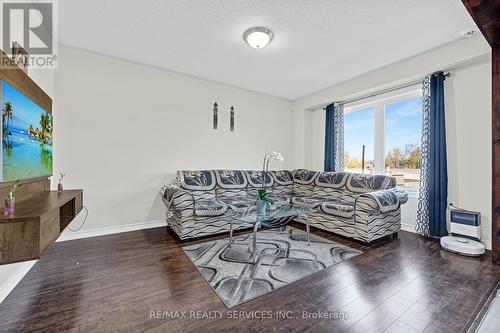 63 Todd Crescent, Southgate, ON - Indoor Photo Showing Living Room