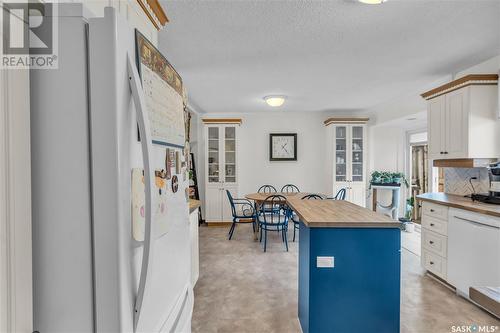 727 Shannon Road, Regina, SK - Indoor Photo Showing Kitchen