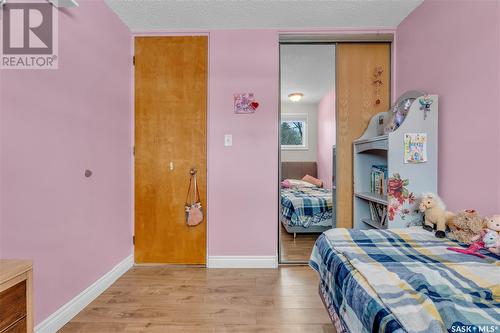 727 Shannon Road, Regina, SK - Indoor Photo Showing Bedroom