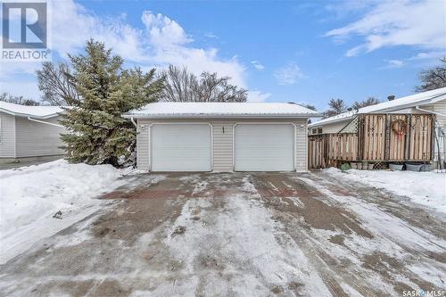 727 Shannon Road, Regina, SK - Outdoor