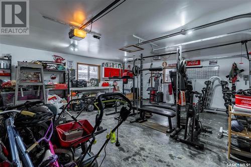 727 Shannon Road, Regina, SK - Indoor Photo Showing Garage