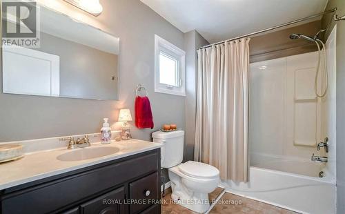 228 Ritson Road S, Oshawa (Central), ON - Indoor Photo Showing Bathroom