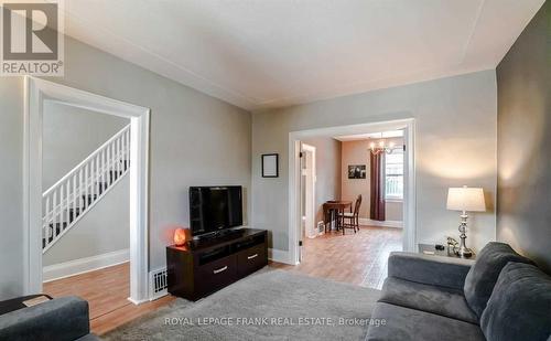 228 Ritson Road S, Oshawa (Central), ON - Indoor Photo Showing Living Room