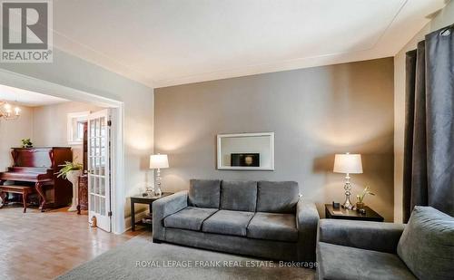 228 Ritson Road S, Oshawa (Central), ON - Indoor Photo Showing Living Room