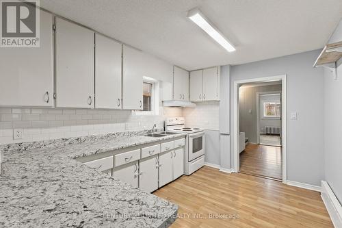 92 Empire Street, Welland (773 - Lincoln/Crowland), ON - Indoor Photo Showing Kitchen With Double Sink