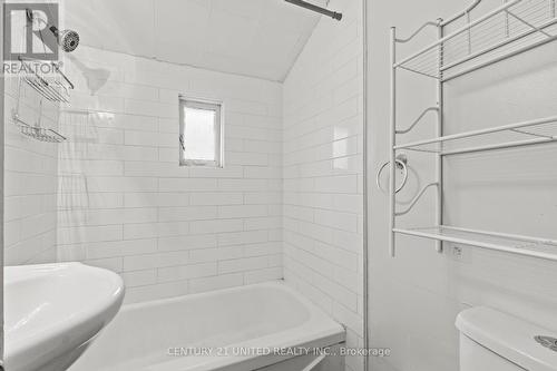 92 Empire Street, Welland (773 - Lincoln/Crowland), ON - Indoor Photo Showing Bathroom