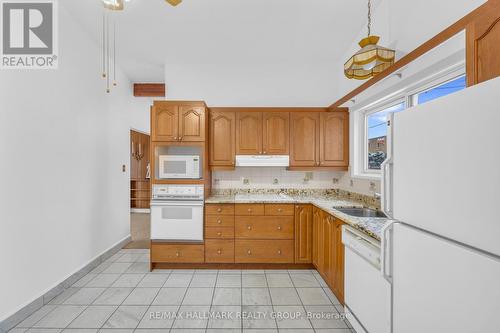 29 Lipstan Avenue, Ottawa, ON - Indoor Photo Showing Kitchen