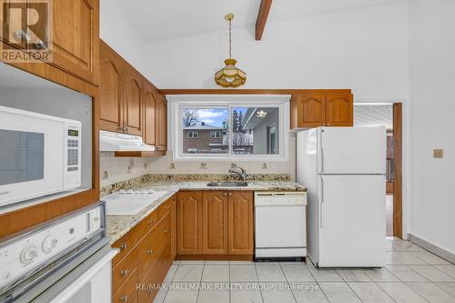 29 Lipstan Avenue, Ottawa, ON - Indoor Photo Showing Kitchen