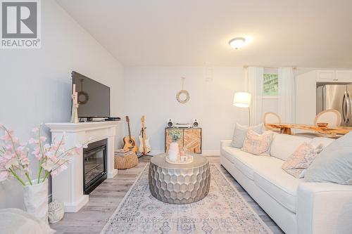 3 Jermey Lane, Oro-Medonte, ON - Indoor Photo Showing Living Room With Fireplace