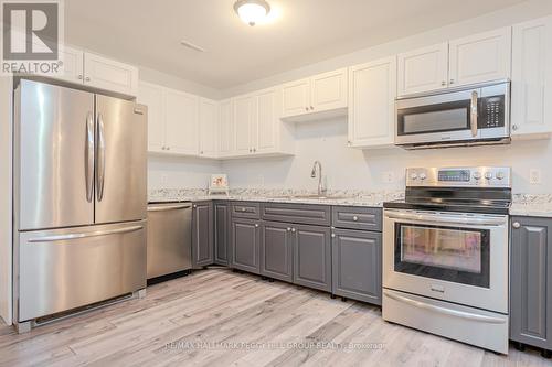 3 Jermey Lane, Oro-Medonte, ON - Indoor Photo Showing Kitchen With Stainless Steel Kitchen