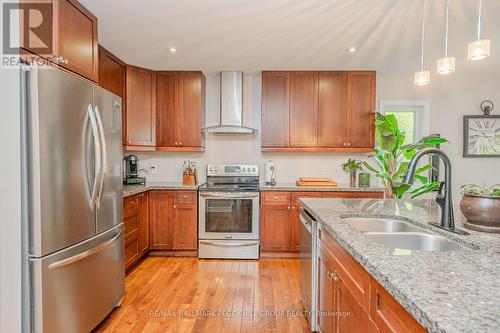 3 Jermey Lane, Oro-Medonte, ON - Indoor Photo Showing Kitchen With Stainless Steel Kitchen With Double Sink