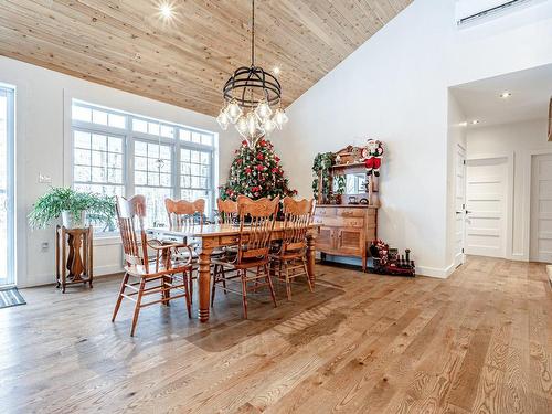 Coin-repas - 61 Ch. Bonnaly, Orford, QC - Indoor Photo Showing Dining Room