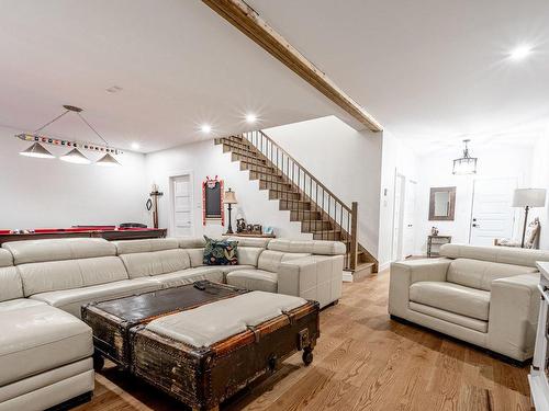 Salle familiale - 61 Ch. Bonnaly, Orford, QC - Indoor Photo Showing Living Room