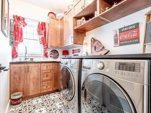 Salle de lavage - 61 Ch. Bonnaly, Orford, QC - Indoor Photo Showing Laundry Room