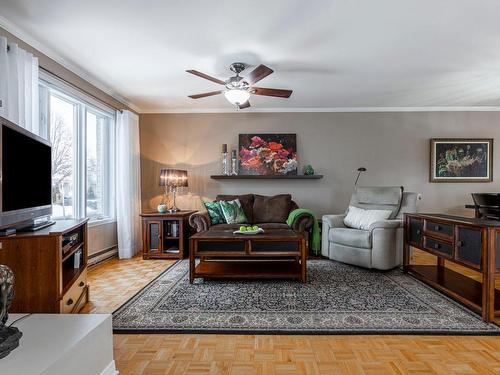 Salon - 206 Rue De La Bruyère, Varennes, QC - Indoor Photo Showing Living Room