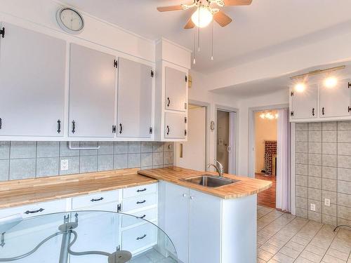 Cuisinette - 145 48E Avenue, Montréal (Lachine), QC - Indoor Photo Showing Kitchen With Double Sink