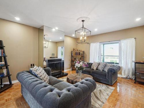 Salle familiale - 101 Rue Northview, Dollard-Des-Ormeaux, QC - Indoor Photo Showing Living Room