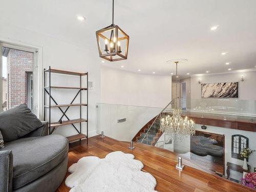 Mezzanine - 101 Rue Northview, Dollard-Des-Ormeaux, QC - Indoor Photo Showing Living Room