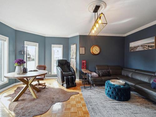 Salon - 101 Rue Northview, Dollard-Des-Ormeaux, QC - Indoor Photo Showing Living Room