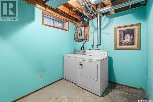 146 Weyakwin Drive, Saskatoon, SK - Indoor Photo Showing Laundry Room