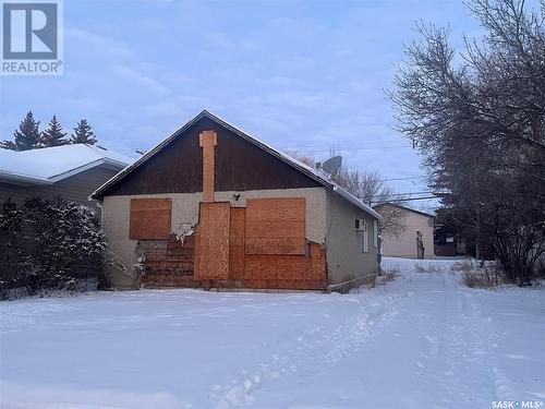 204 3Rd Avenue W, Kindersley, SK - Outdoor