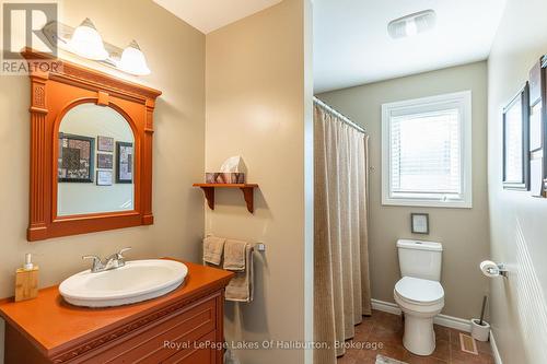 2825 Ib & O Rail Trail, Highlands East, ON - Indoor Photo Showing Bathroom