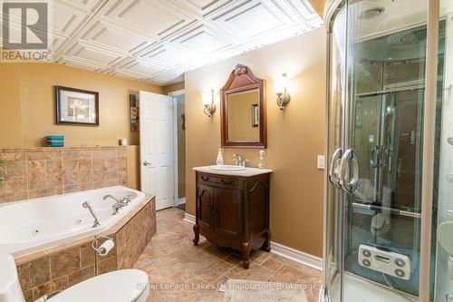 2825 Ib & O Rail Trail, Highlands East, ON - Indoor Photo Showing Bathroom