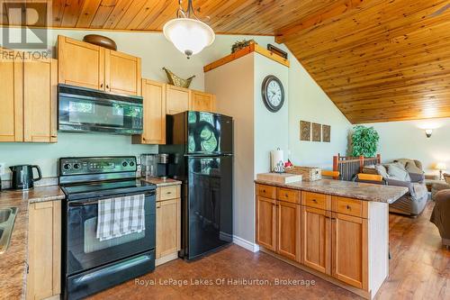 2825 Ib & O Rail Trail, Highlands East, ON - Indoor Photo Showing Kitchen