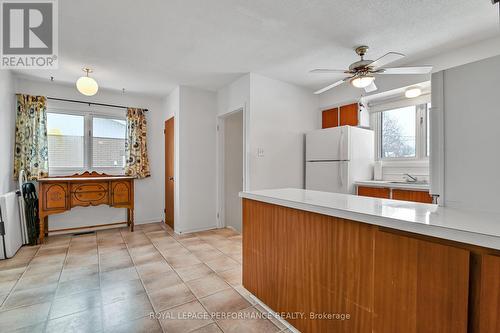 882 Balsam Drive, Ottawa, ON - Indoor Photo Showing Kitchen