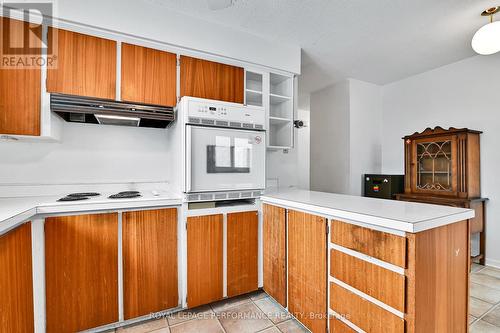 882 Balsam Drive, Ottawa, ON - Indoor Photo Showing Kitchen