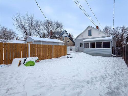 317 Dennis Street, Brandon, MB - Outdoor