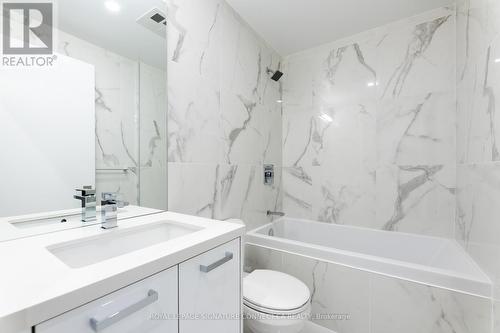 714 - 195 Mccaul Street, Toronto, ON - Indoor Photo Showing Bathroom