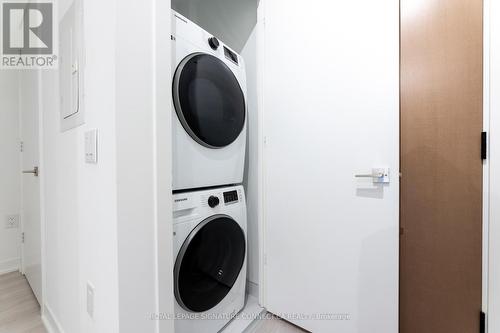 714 - 195 Mccaul Street, Toronto, ON - Indoor Photo Showing Laundry Room