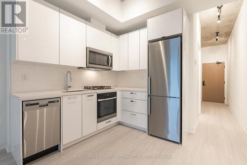 714 - 195 Mccaul Street, Toronto, ON - Indoor Photo Showing Kitchen With Upgraded Kitchen