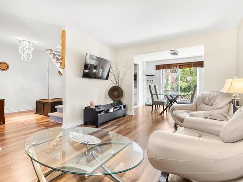 Salon - 233 Rue Autumn, Dollard-Des-Ormeaux, QC - Indoor Photo Showing Living Room