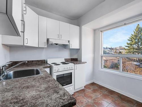 172 Sheridan Ave, Toronto, ON - Indoor Photo Showing Kitchen