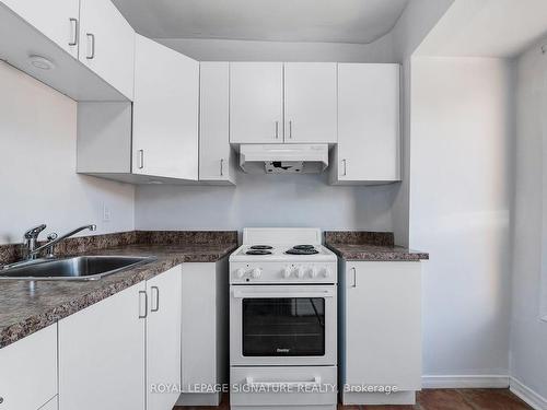 172 Sheridan Ave, Toronto, ON - Indoor Photo Showing Kitchen