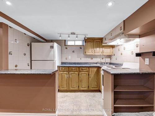 172 Sheridan Ave, Toronto, ON - Indoor Photo Showing Kitchen