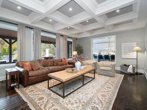 52 Grayfield Dr, Whitchurch-Stouffville, ON - Indoor Photo Showing Living Room