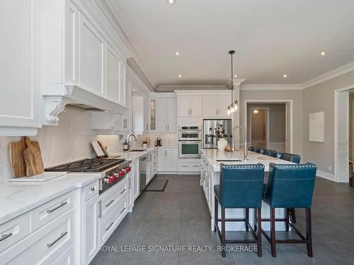 52 Grayfield Dr, Whitchurch-Stouffville, ON - Indoor Photo Showing Kitchen With Upgraded Kitchen