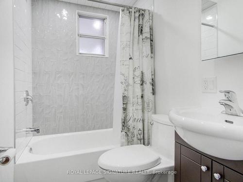 2B-110 1/2 Westminster Ave, Toronto, ON - Indoor Photo Showing Bathroom