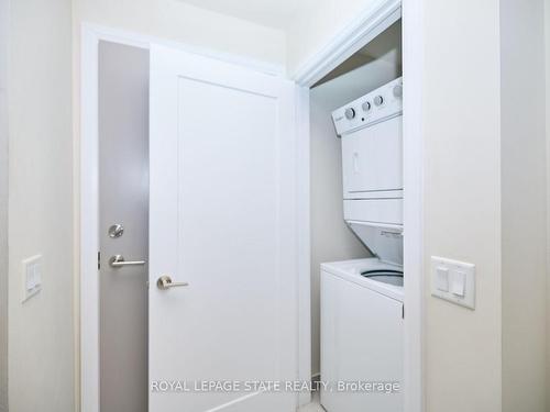 347-16 Concord Pl, Grimsby, ON - Indoor Photo Showing Laundry Room