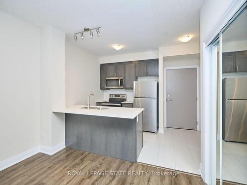 347-16 Concord Pl, Grimsby, ON - Indoor Photo Showing Kitchen With Stainless Steel Kitchen