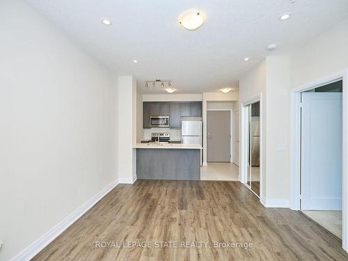 347-16 Concord Pl, Grimsby, ON - Indoor Photo Showing Kitchen