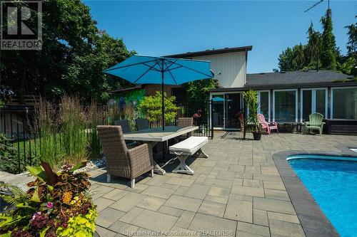 9525 River Line, Chatham, ON - Outdoor With In Ground Pool