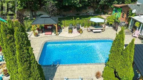 9525 River Line, Chatham, ON - Outdoor With In Ground Pool With Backyard