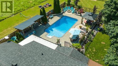 9525 River Line, Chatham, ON - Outdoor With In Ground Pool